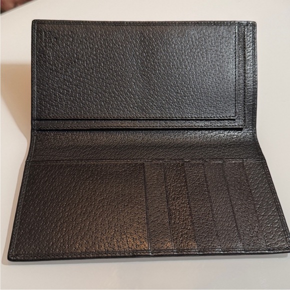 Gucci Textured Black Leather Wallet - Picture 7 of 10